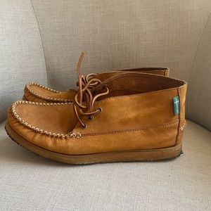 Eastland Handsewn Chukka Boots with Crepe Sole- Sz 10